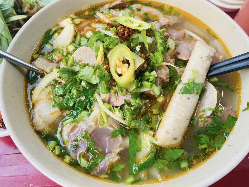Top 14 quán bún bò Huế ngon nhất tại Quận 10, TP. HCM