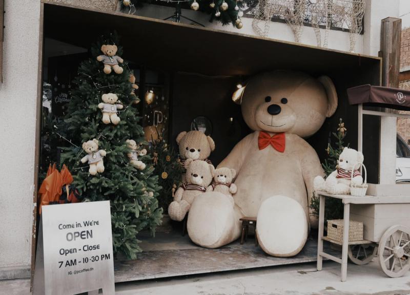Top 10 Quán Cafe Đẹp Nhất Đà Nẵng Với Trang Trí Noel Lộng Lẫy
