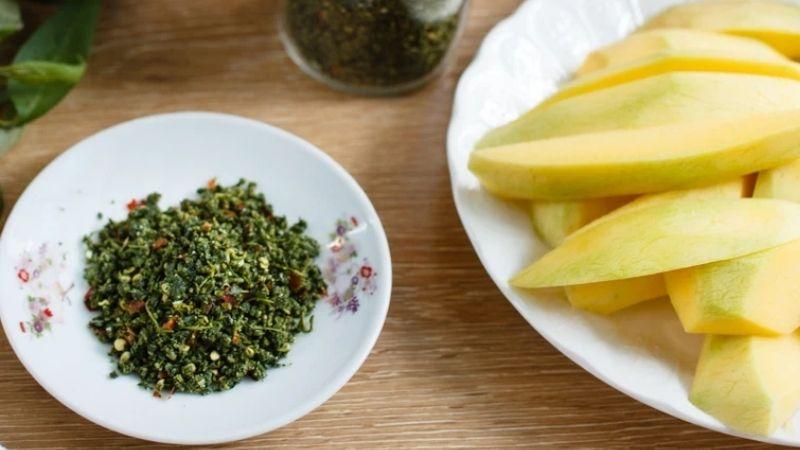 Khám phá những cách chế biến xoài non chấm muối ớt chuẩn vị, thơm ngon khó cưỡng