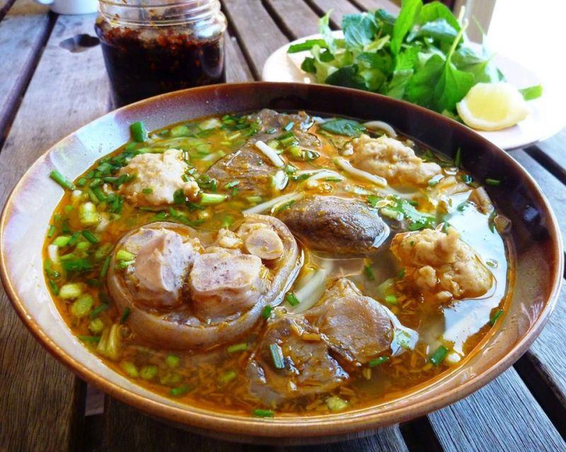 Top 6 Quán Ăn Sáng Ngon Và Chất Lượng Nhất TP. Hạ Long, Quảng Ninh