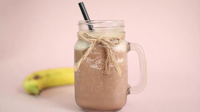 Khám phá ngay công thức làm sinh tố socola chuối ngọt ngào, bổ dưỡng và dễ làm.