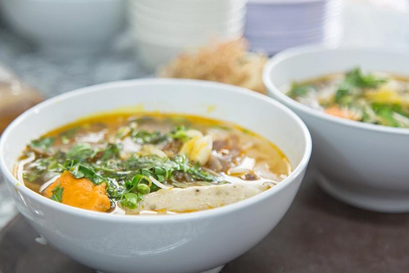 Top 8 quán bún bò Huế ngon nhất tại Quận 4, TP. HCM