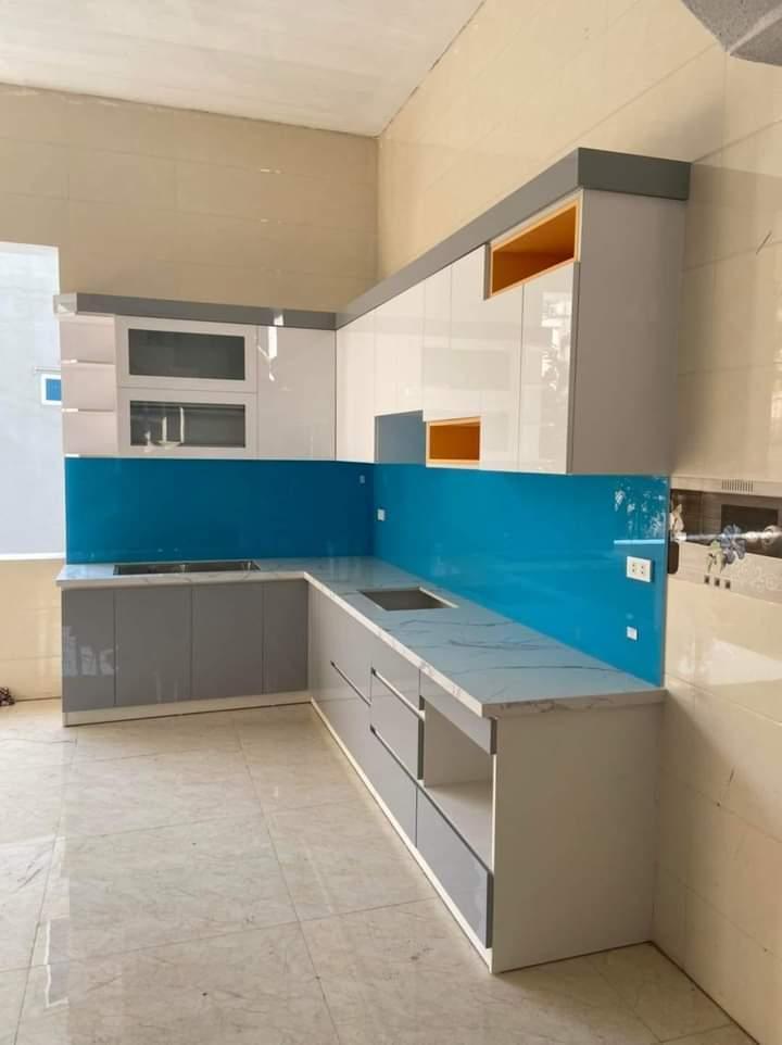 Khám phá 5 đơn vị thi công và lắp đặt kính màu ốp bếp uy tín nhất tại Đà Nẵng