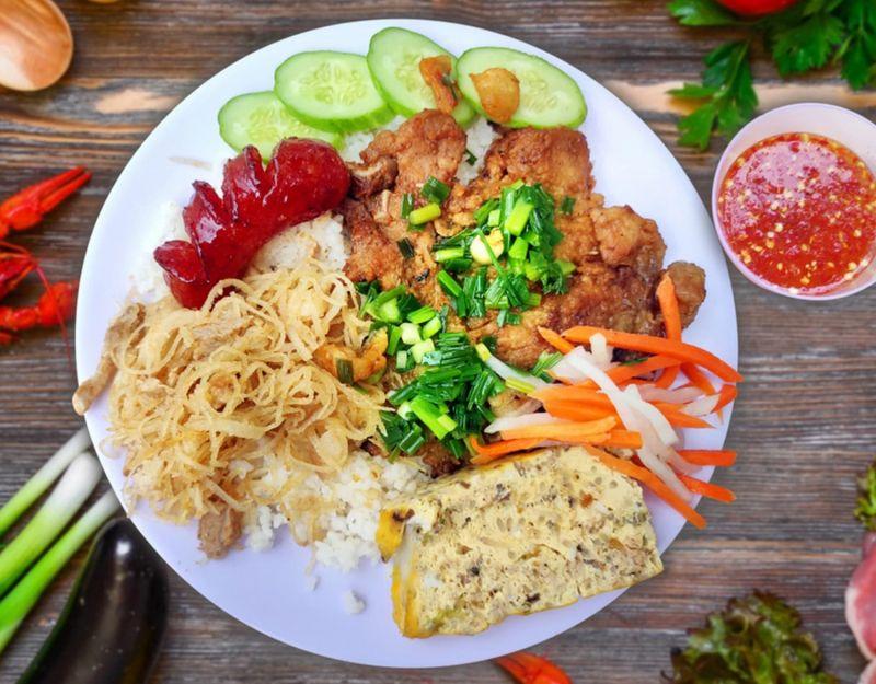 Top 10 món ăn ngon nổi bật nhất tại Việt Nam