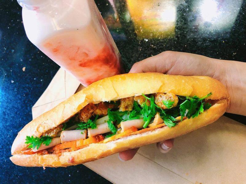 Khám phá 4 địa chỉ bán bánh mì ngon nhất tại Cổ Nhuế, Hà Nội