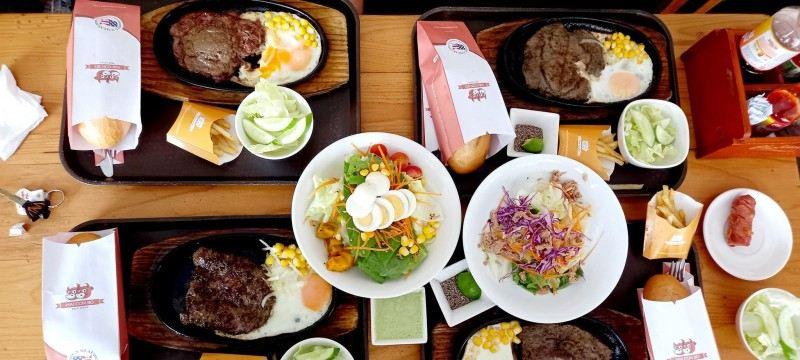 Khám Phá 9 Quán Bánh Mì Chảo Ngon Nhất Quận 1, TP. HCM