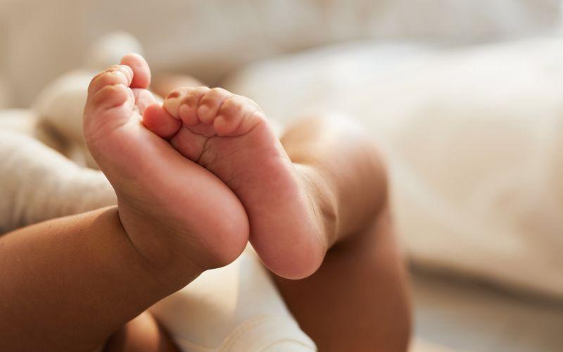 Liệu ngấn cổ chân của con so có thể đoán được giới tính của đứa trẻ thứ hai?