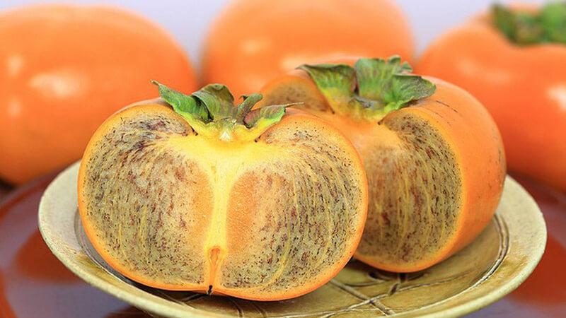 Tại sao hồng đen Nhật Bản lại có giá lên đến 1 triệu đồng/kg?