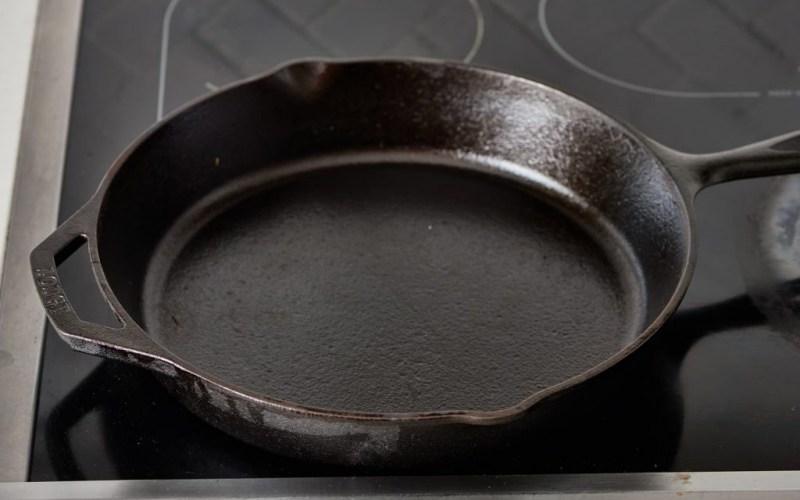 Tại sao bạn cần một chiếc chảo mới? Cách chăm sóc và bảo vệ lớp chống dính để chảo bền lâu hơn