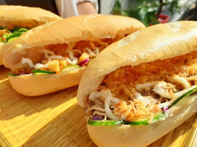 Top 6 quán bánh mì ổ ngon và giá rẻ nổi tiếng ở Hà Nội