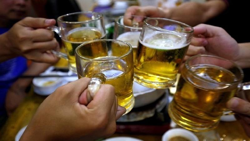 Phải làm gì khi gặp tình trạng tiêu chảy sau khi uống bia rượu?