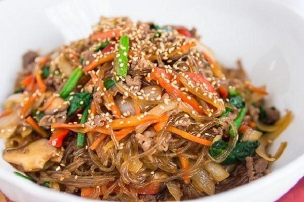 Khám Phá Top 5 Địa Chỉ Miến Trộn Ngon Nhất Tại Thừa Thiên Huế