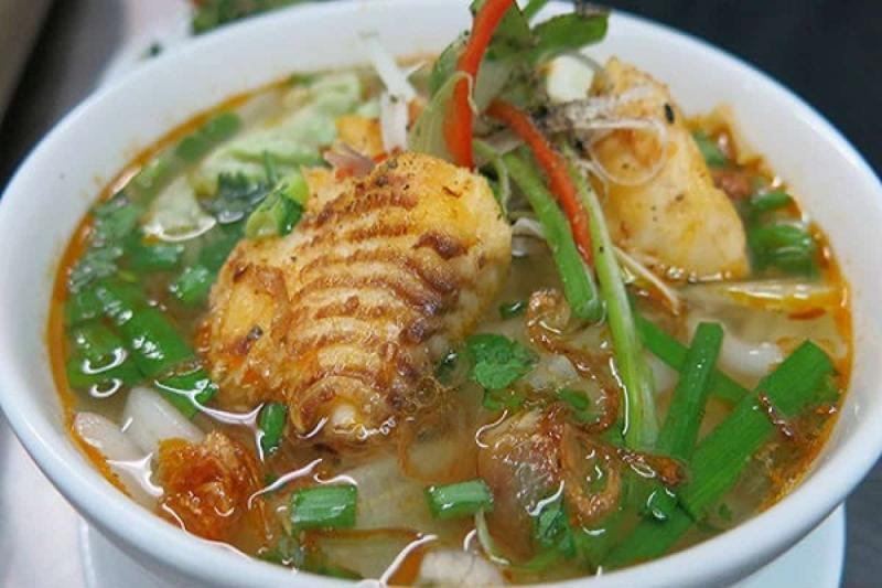 Top 6 Quán ăn ngon nổi bật trên đường Trần Phú, Huế