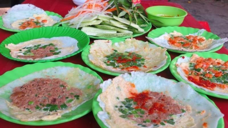 Khám Phá 12 Món Ăn Vặt Ngon Khó Cưỡng Tại Huế