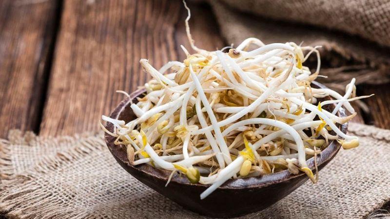Khám phá 15 loại rau củ tuyệt vời giúp xương khớp luôn khỏe mạnh và dẻo dai.