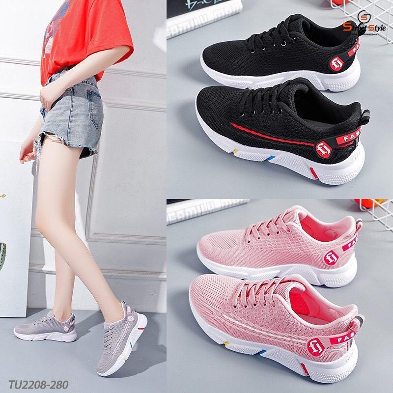 Top 6 địa chỉ mua giày thể thao nữ đẹp nhất tại TP. Thủ Đức