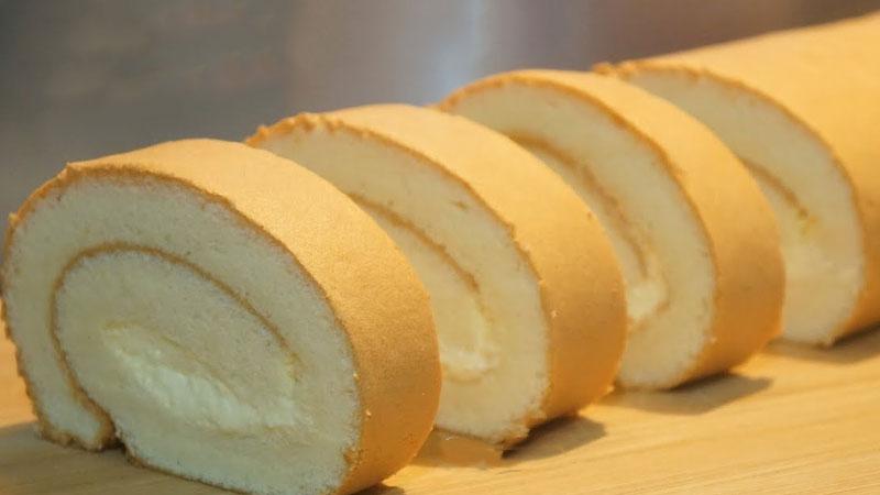 5 công thức làm bánh bông lan cuộn đơn giản, thơm ngon tại nhà