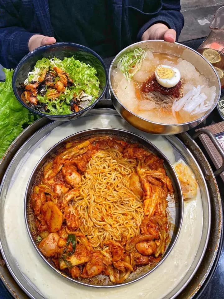 Top 6 Quán Mì Lạnh Ngon Nhất Quận Long Biên, Hà Nội