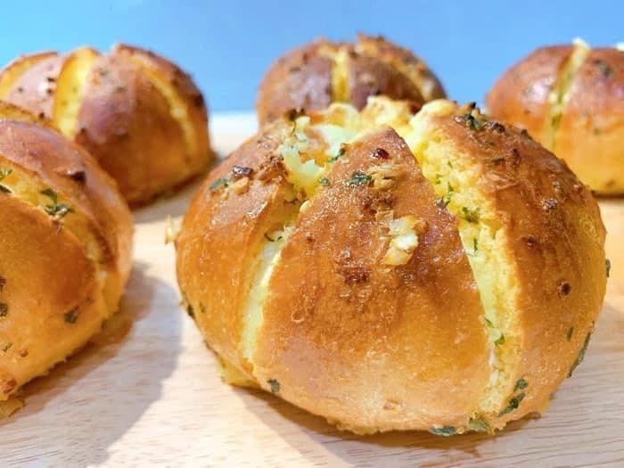 Top 6 địa chỉ bán bánh mì phô mai bơ tỏi ngon nhất tại Bắc Giang