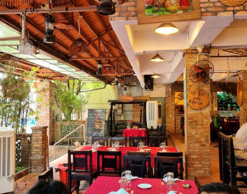Top 14 địa điểm ăn trưa ngon và nổi tiếng bậc nhất tại Quận 3, TP. HCM thu hút đông đảo thực khách