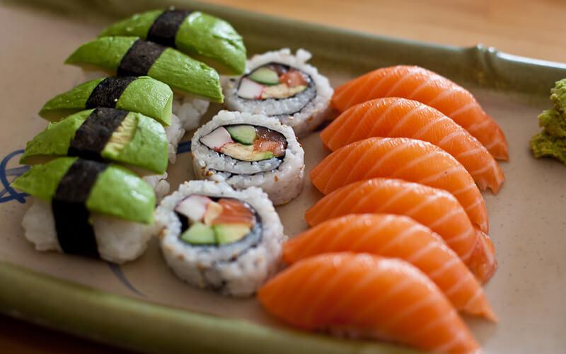 Bà bầu có nên ăn sushi? Những điểm cần lưu ý khi thưởng thức sushi