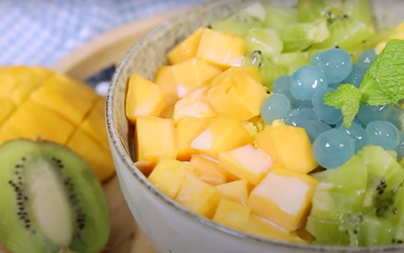 Khám phá cách làm bingsu xoài mát lạnh, giải nhiệt hiệu quả và ngon không kém gì ngoài quán.