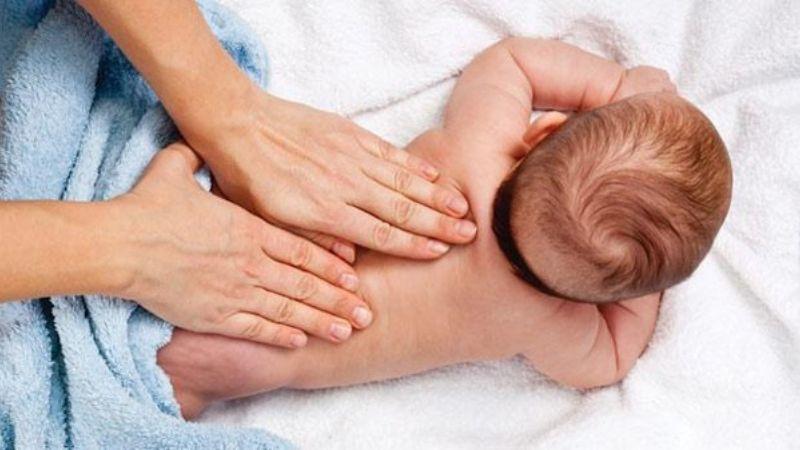 Thực hiện đều đặn 6 bước massage mỗi ngày sẽ giúp bé có giấc ngủ sâu và sức khỏe dồi dào.