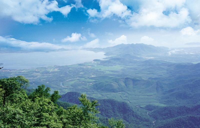 Top 10 ngọn núi với cảnh sắc tuyệt đẹp tại Việt Nam