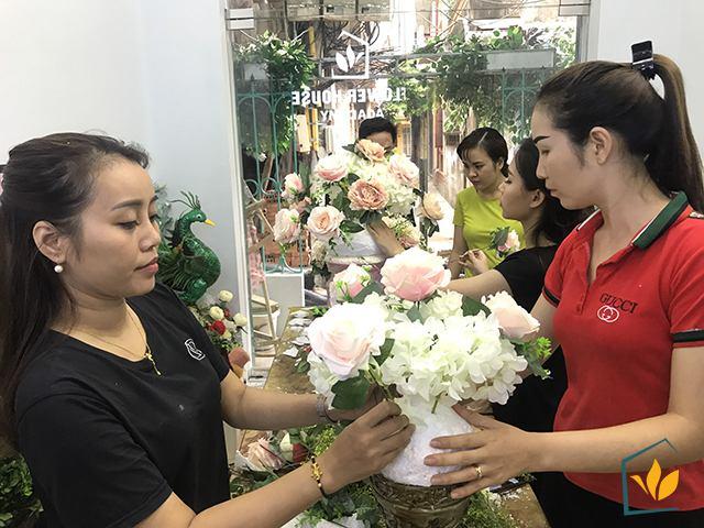 Top 7 địa chỉ dạy cắm hoa đẹp nhất tại Hà Nội