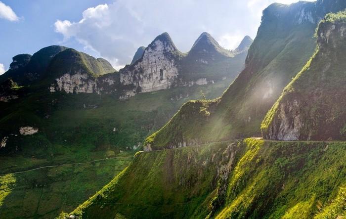 Top 10 Con Đường Huyền Bí Nhất Việt Nam