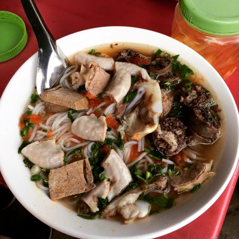 Top 3 địa chỉ ẩm thực hấp dẫn trên đường Lê Lợi, TP. Vinh, Nghệ An