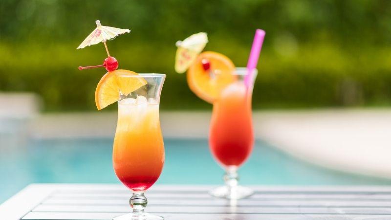 Khám phá cách pha chế Tequila Sunrise Cocktail với hương vị chua ngọt hấp dẫn, dễ làm và thơm ngon tuyệt vời.