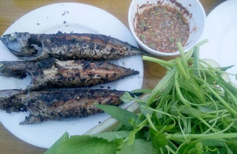 Top 10 Món ăn đặc sắc của xứ "hoa vàng trên cỏ xanh" mà bạn nhất định phải thử