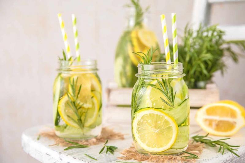 Top 10 loại nước uống tự nhiên tinh khiết, không chứa hóa chất độc hại
