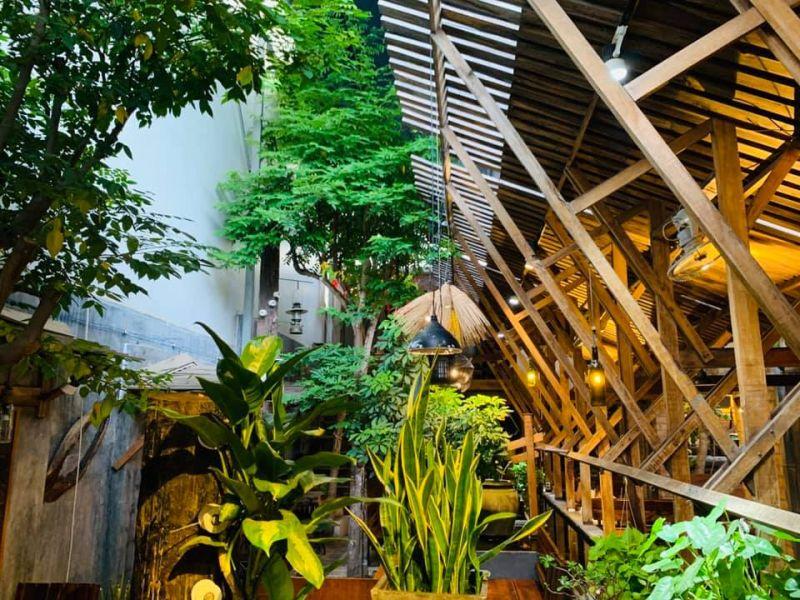 Khám phá 9 quán cà phê nổi bật tại Nha Trang, Khánh Hòa – nơi bạn không chỉ tìm thấy những thức uống tuyệt vời mà còn có không gian sống ảo lý tưởng. Cùng điểm qua những địa điểm được yêu thích nhất và check-in nhiều nhất trong thành phố biển này!