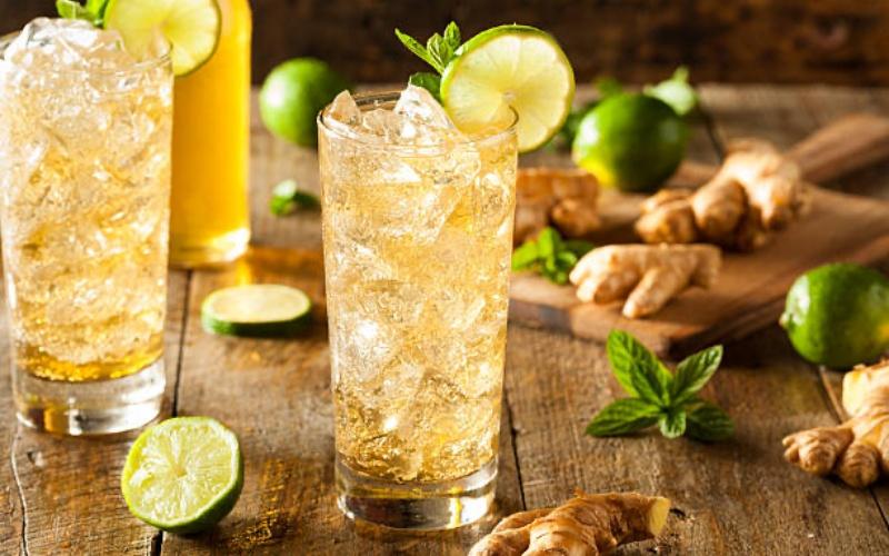 Ginger Ale là một thức uống nhẹ nhàng với vị ngọt, được ưa chuộng trong các bữa tiệc và quán bar. Bạn có muốn thử tự tay làm một ly Ginger Ale tại nhà không? Cùng khám phá cách thực hiện đơn giản ngay nhé!
