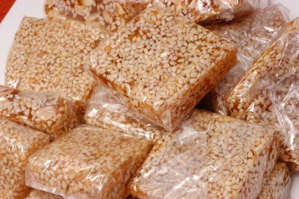 Top 13 Loại bánh kẹo đặc sản nổi tiếng nhất Việt Nam