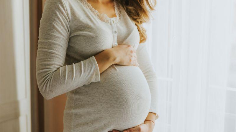 Khám phá 25+ bài thơ thai giáo tuyệt vời, những vần thơ ngọt ngào giúp mẹ bầu nuôi dưỡng tình cảm, tạo mối liên kết sâu sắc với con yêu ngay từ khi còn trong bụng mẹ.