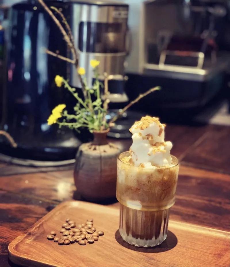 Top 7 quán cafe vỉa hè hút khách không thể bỏ lỡ tại Hà Nội