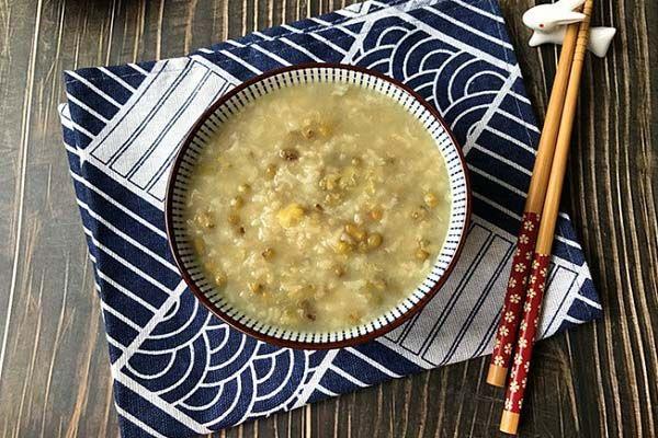 Top 8 món cháo đậu xanh bổ dưỡng, thơm ngon dành cho bé ăn dặm