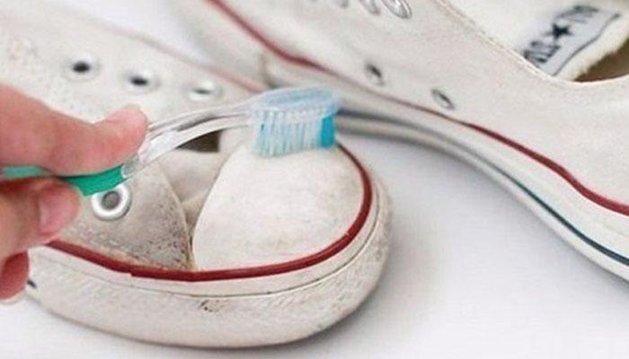 Các phương pháp làm sạch giày cho từng loại khác nhau