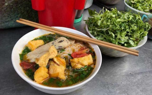 Khám Phá 8 Quán Bún Riêu Ngon Nhất Quận Tây Hồ, Hà Nội