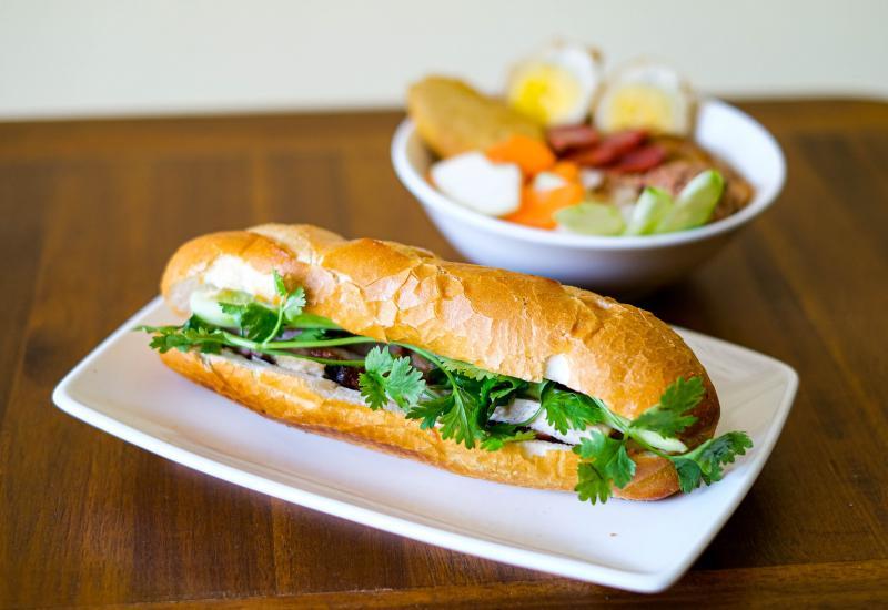 Top 8 Quán Bánh Mì Ngon Nhất Quận Bình Thạnh, TP. HCM