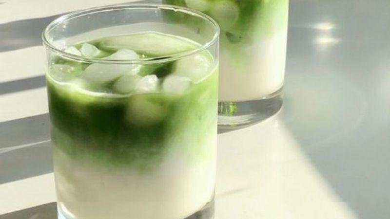 Khám phá công thức pha chế latte trà xanh thơm ngon, béo ngậy, mang đậm hương vị trà đặc trưng.