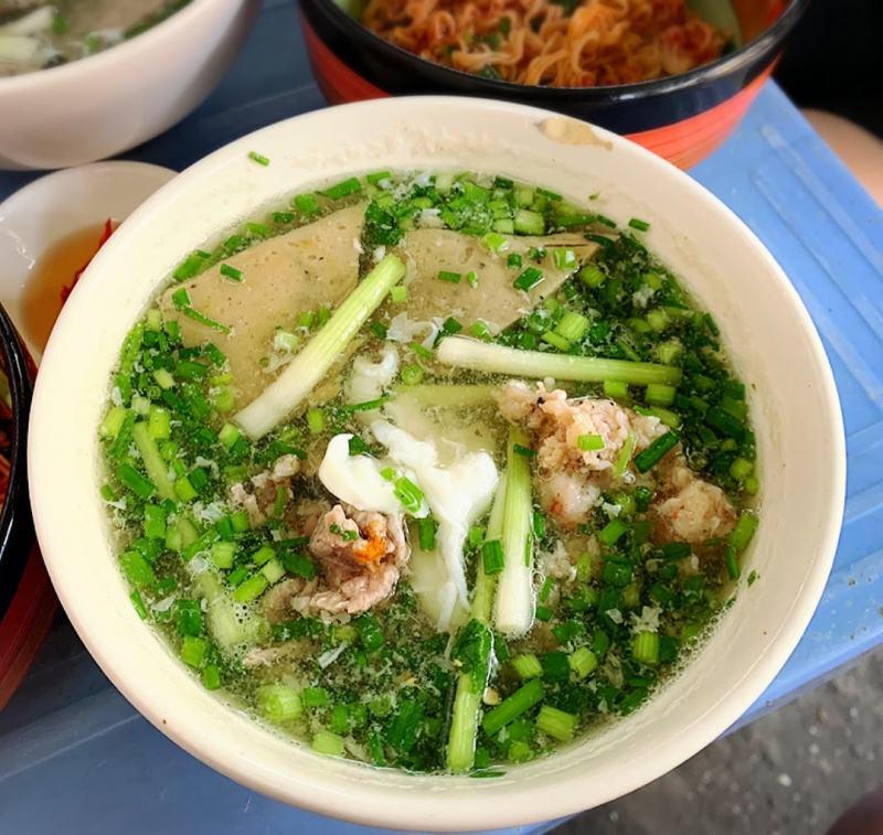 Khám phá 5 quán bún muối ớt ngon tuyệt tại Sài Gòn