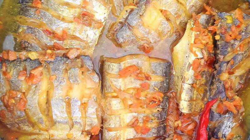 Khám phá bí quyết làm cá hố kho nghệ vàng ươm, món ăn mà cả gia đình đều yêu thích.