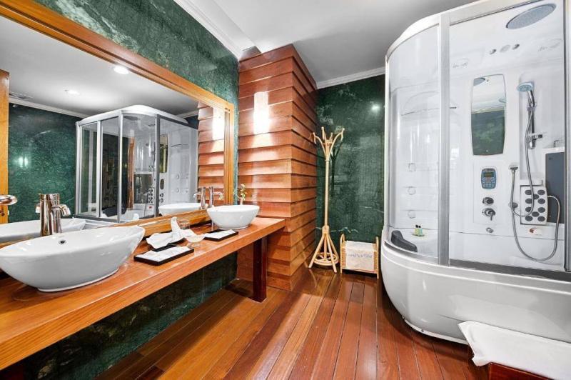 Top 7 khách sạn sang trọng nhất trên con đường Bạch Đằng, Đà Nẵng
