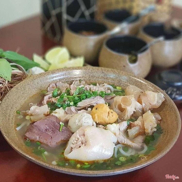Top 8 quán bún bò Huế ngon nhất Quận Đống Đa, Hà Nội