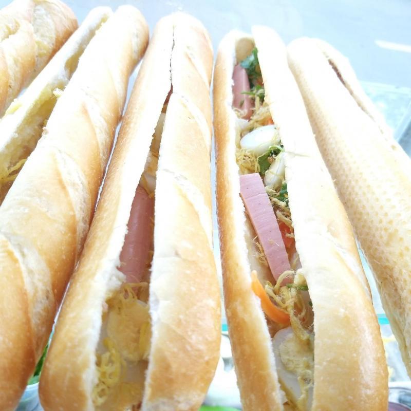 Top 7 Quán Bánh Mì Ngon Nhất Quận 9, TP. HCM