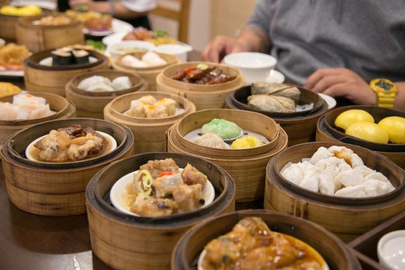 Top 12 Nhà Hàng Món Hoa Được Yêu Thích Nhất Tại TP. HCM
